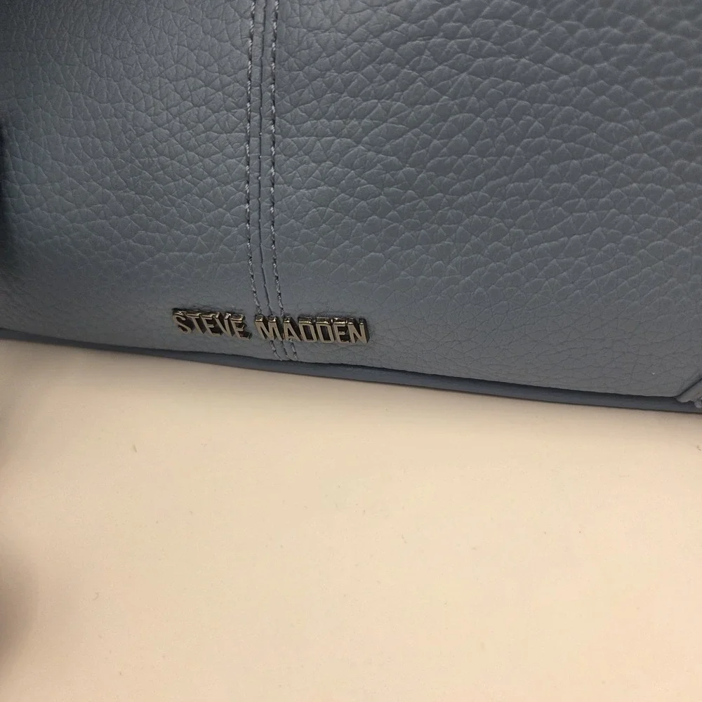 Steve Madden Blue Pebbled Vegan Leather Shoulder Bag Handbag Charms VTG